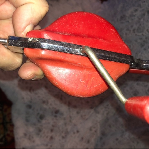 Vintage Red Handheld Egg Beater - Picture 7 of 7